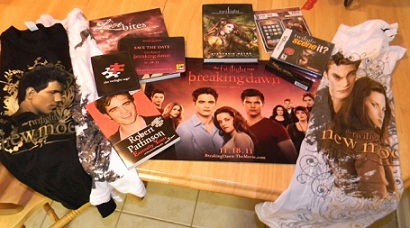 Win a Copy of ‘Twilight: The Graphic Novel’ Autographed by Stephenie Meyer